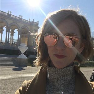 Meet your Posher, Becky